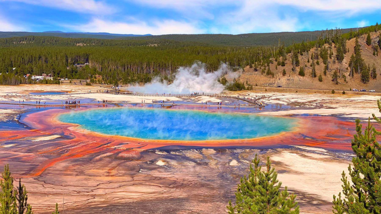 18 Best Things To Do In Yellowstone National Park (+ Map)