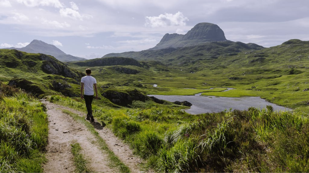 A Complete Guide to Visiting the Weird Landscapes of Assynt, Scotland in 2025: Exploring Otherworldly Highlands